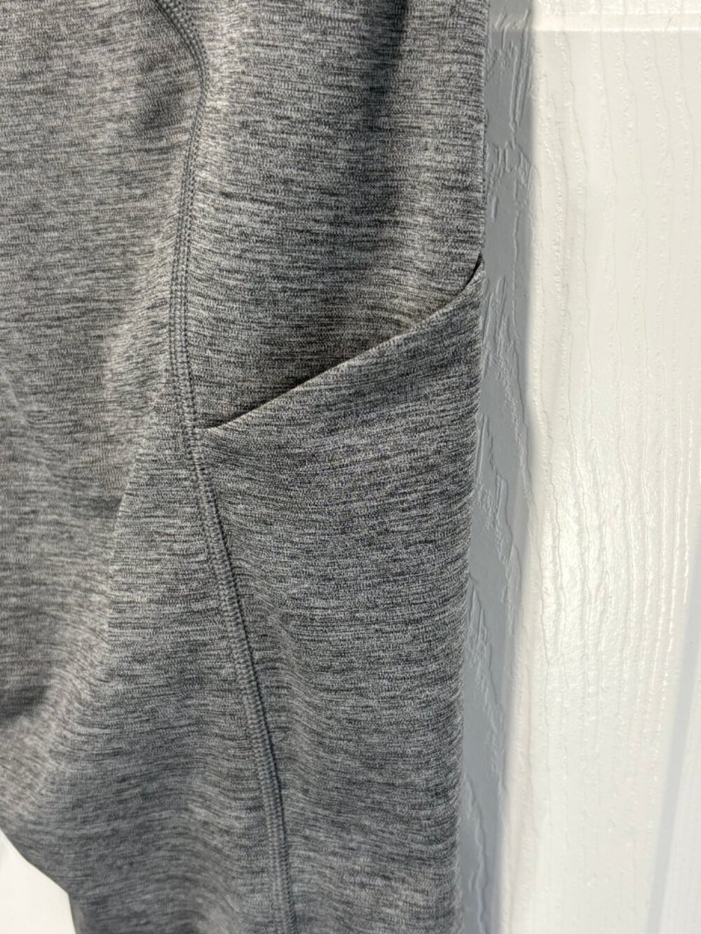 Athleta Ultimate Stash Pocket 7/8 Tight Leggings, Light Grey, Size M - Picture 3 of 7